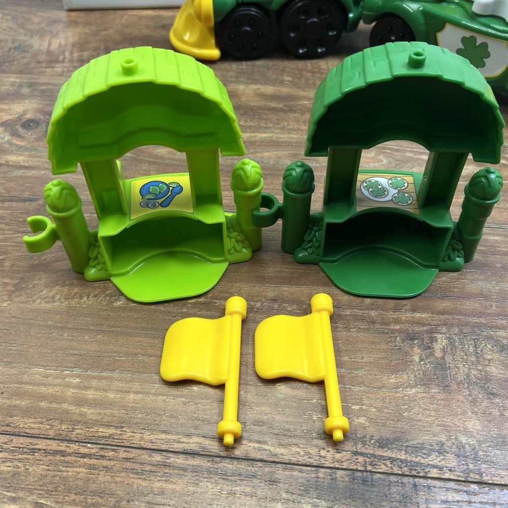 Fisher-Price Little People St. Patrick's Day Parade Set 2007 w/Box N0803 WORKS!! - Picture 9 of 16